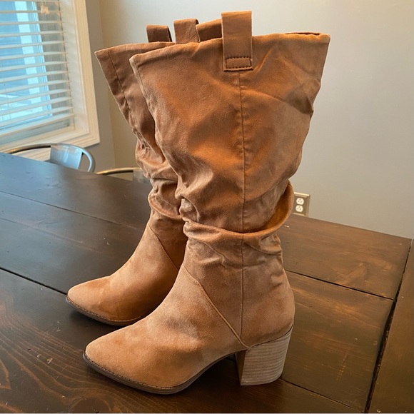 NWOB Tan Suede Ruched Calf Boots, Women’s 8 - Picture 4 of 8